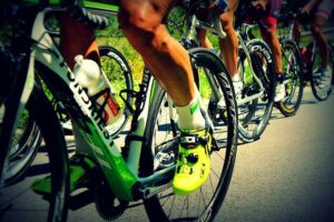 cyclistes en vélo susceptibles d'avoir une crampe musculaire