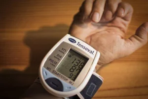 Tensiomètre avec chiffres d'hypertension